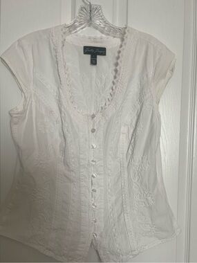 Getty Zaeger Pretty Angel White Embroidered Button-Front Top